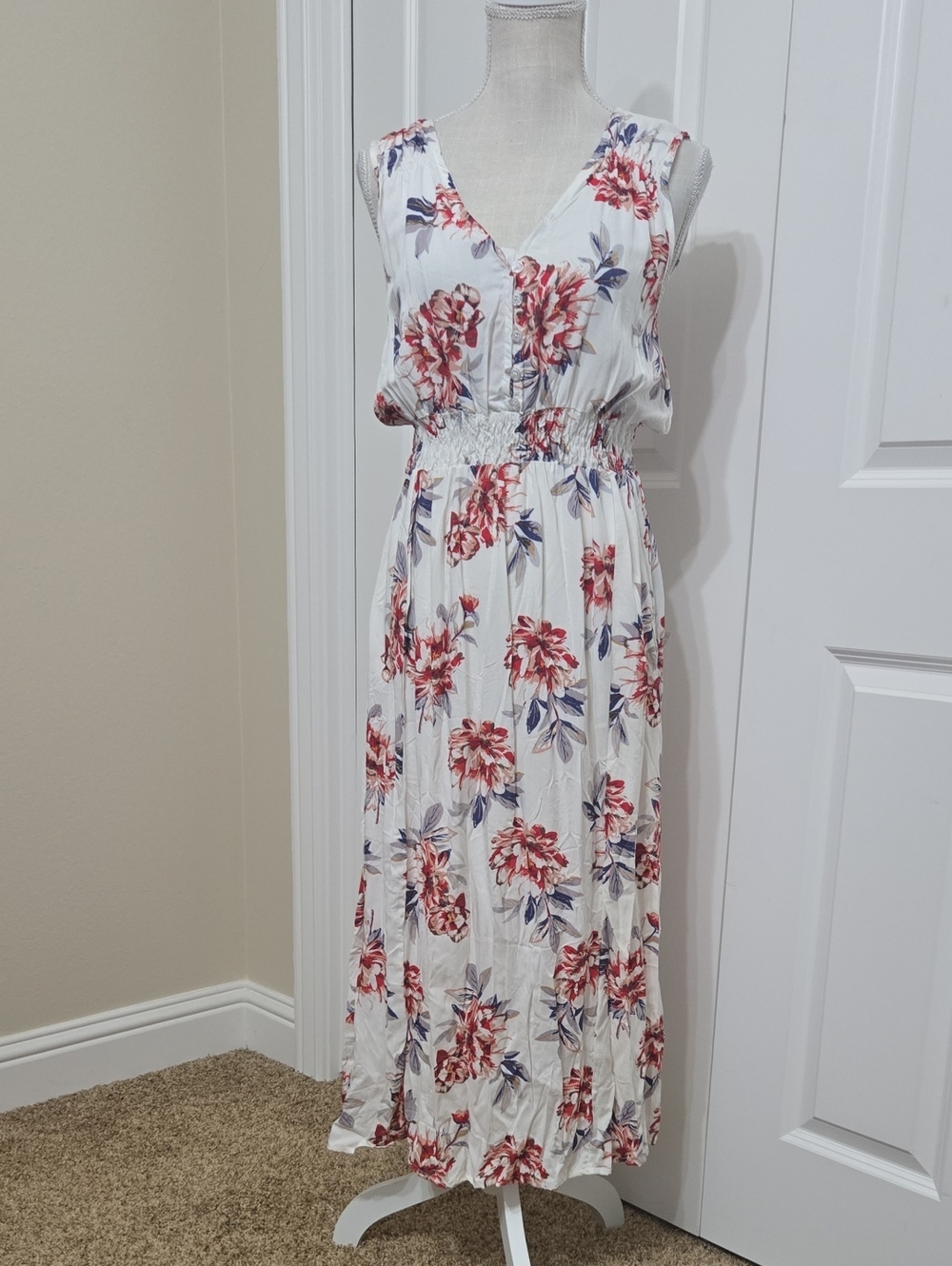 NEW LOOK DESIGN White Floral V-Neck Maxi Dress with Red and Blue Print NWOT